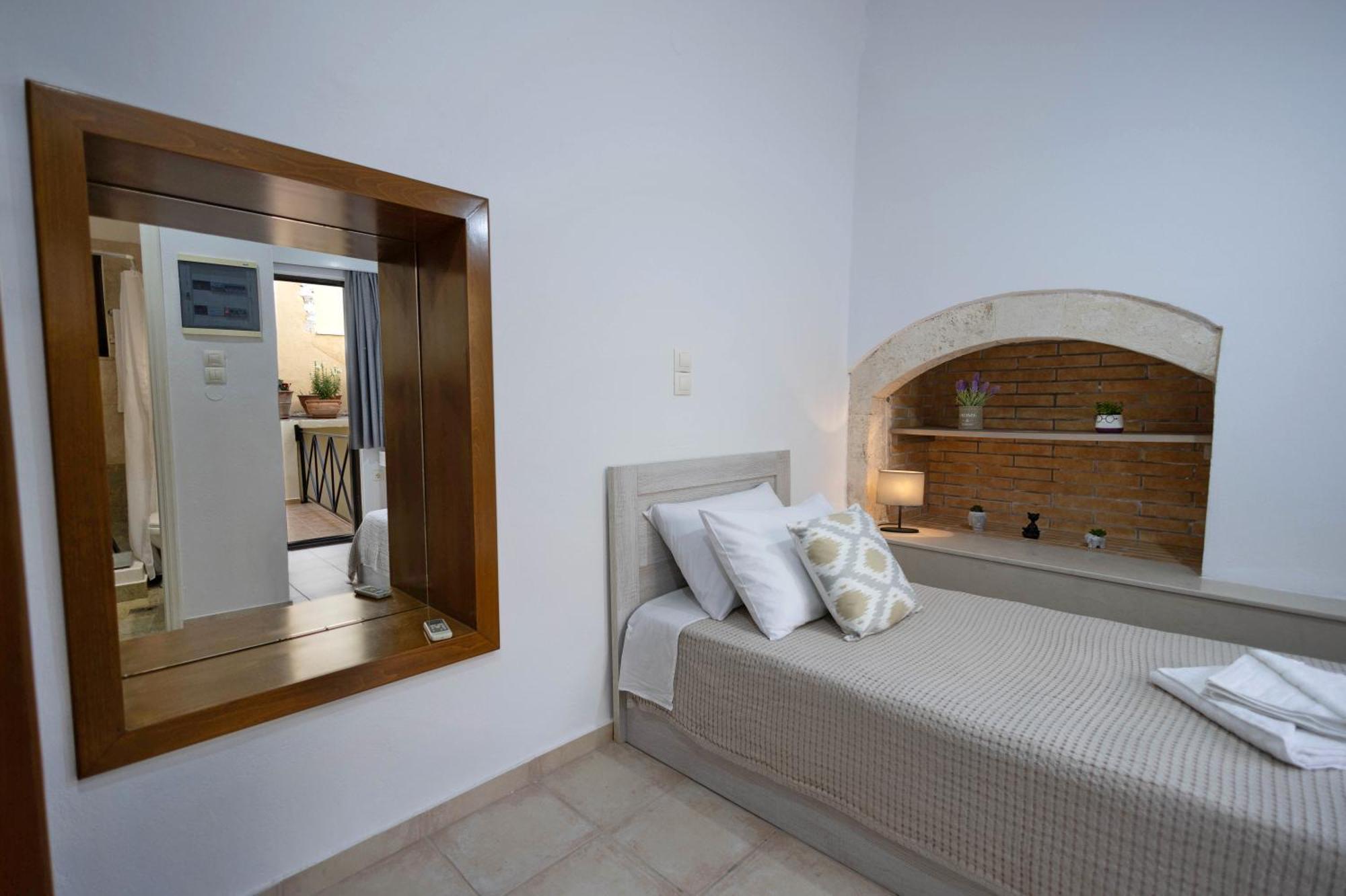 Dianna Rethymno (Crete)